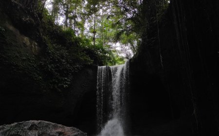 Hidden Beauty of Suwat Waterfall: A Must-Visit Destination in Gianyar!