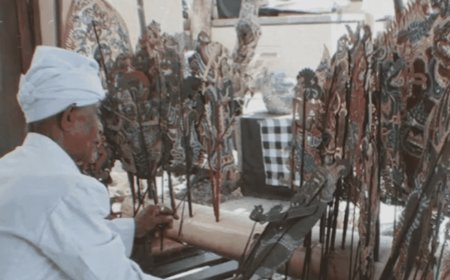 Tumpek Wayang, Kisah Bhatara Kala akan memangsa Bhatara Kumara, sampai Wayang Sapuh Leger