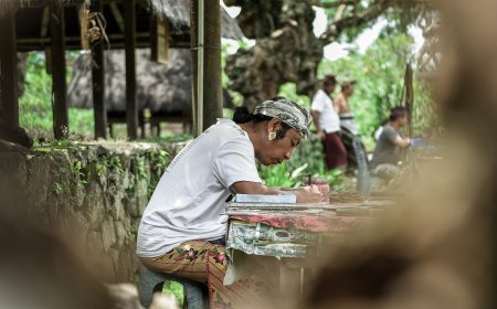 Merajut Tradisi, Guna Seni Lestari
