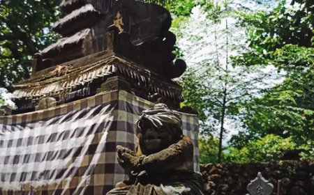 Pura Pat Payung, known for its mystical tales.