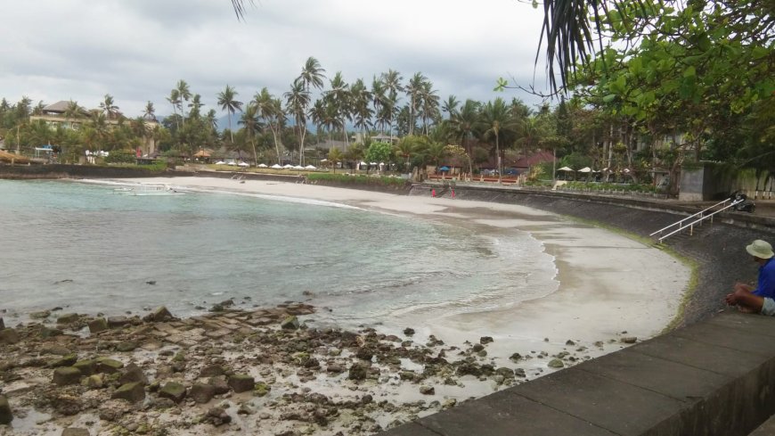 Kemegahan Pasir Putih Pantai Segara