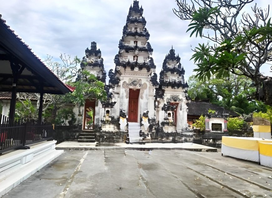 Penataran Ped Temple: From the History to the Mystery of  3 Missing Tapels Owned by Ida Pedanda Abiansemal