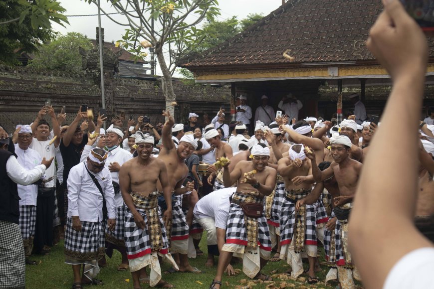 Get to know Aci Tabuh Rah Pengangon, a classic and unique tradition in Kapal Village