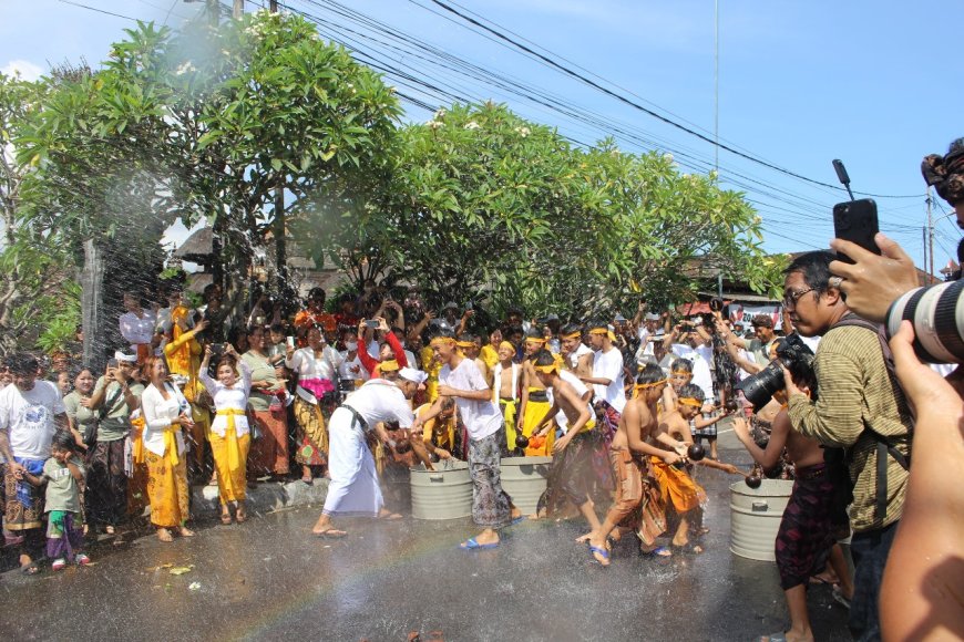 Uncovering the Beauty and Meaning of the Siat Yeh Ceremony in Jimbaran Village Bali