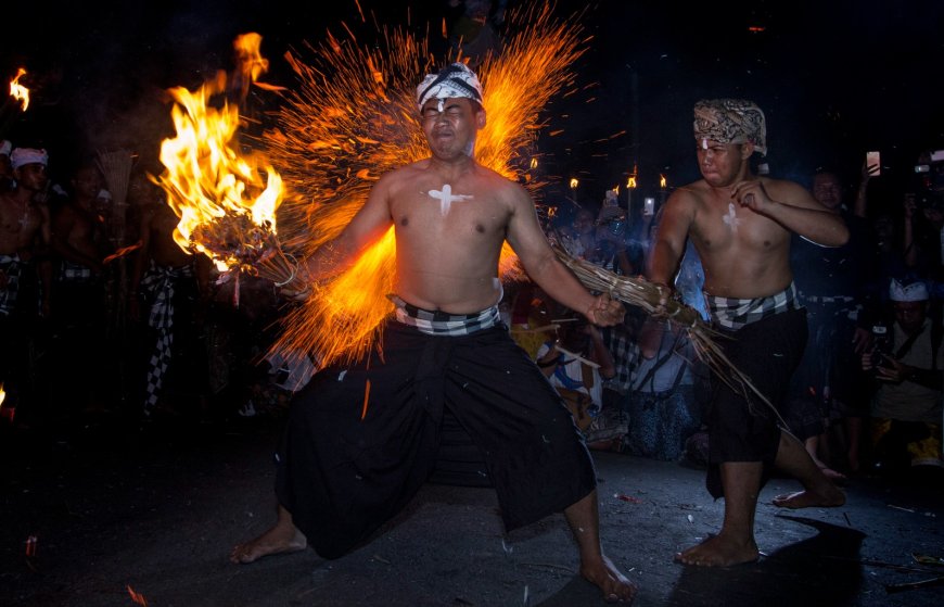 Lukat Geni Tradition: Unique Ritual of Noetic Purification Through Fire War in Paksabali Village