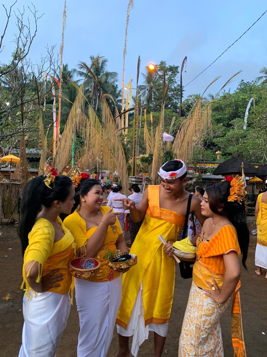 Barefoot Ceremony Tradition, Aci Usaba Sambah, Sengkidu Traditional Village