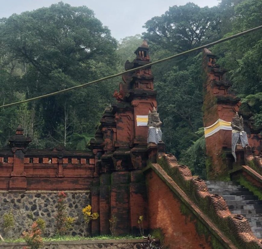 Pura Teratai Bang: Keajaiban Spiritual dan Sumber Rejeki di Bali