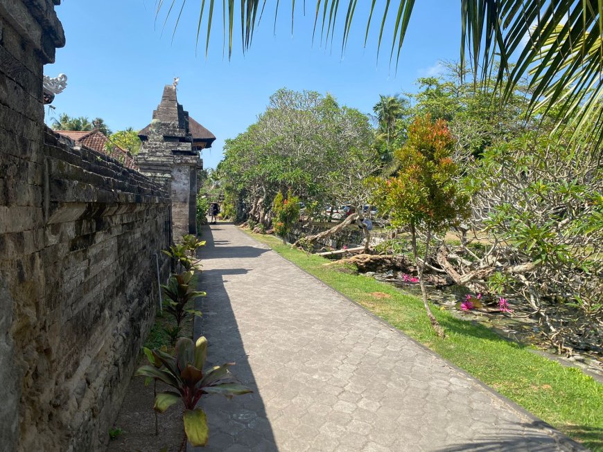 Batubulan Puseh Temple: The Actualization of Art in Nandi Sculpture