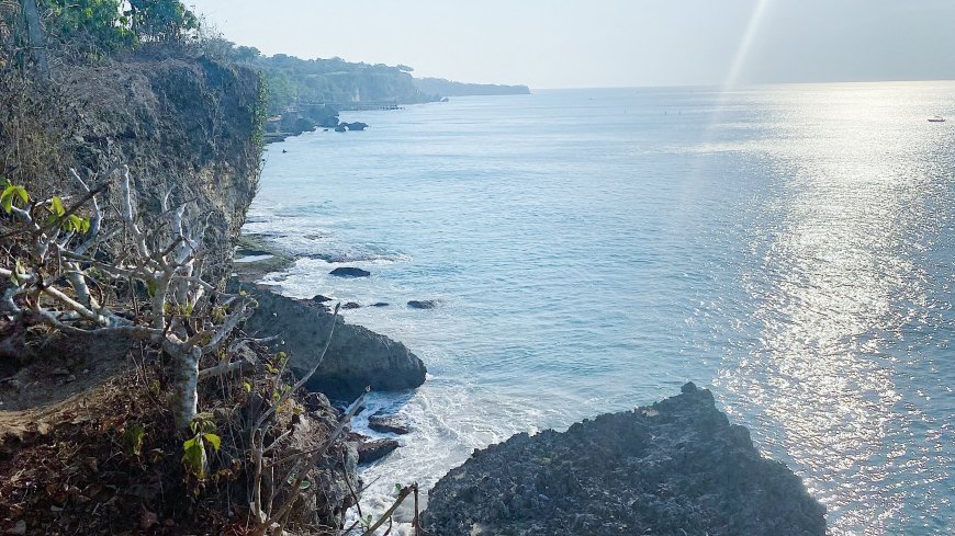 Tersembunyi nan Eksotis : Pantai Tegalwangi