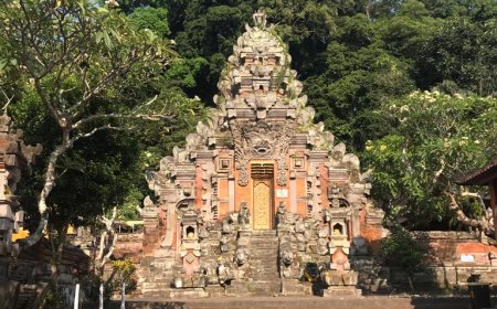 Menelusuri Jejak Sejarah Pura Bukit Dharma Durga Kutri di Bali