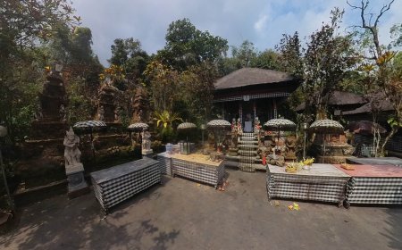 Perjalanan Spiritual di Bali: Meresapi Kekuatan Kesehatan di Pura Luhur Tamba Waras