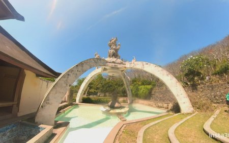 Patung Kumbakarna di Pura Uluwatu: Memikat Mata dengan Keindahan Pahatan Megah di Tanah Suci Bali