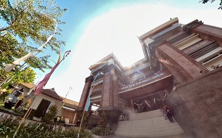 Virtual Exploration of Sukawati Art Market