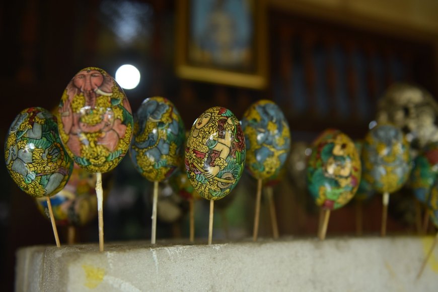 Art in the Shell, the Uniqueness of Egg Painting