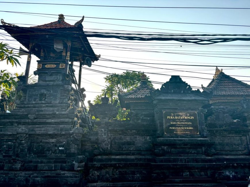 Temples as Ancestral Relics: Batan Bingin Pasek Padang Subadra Temple
