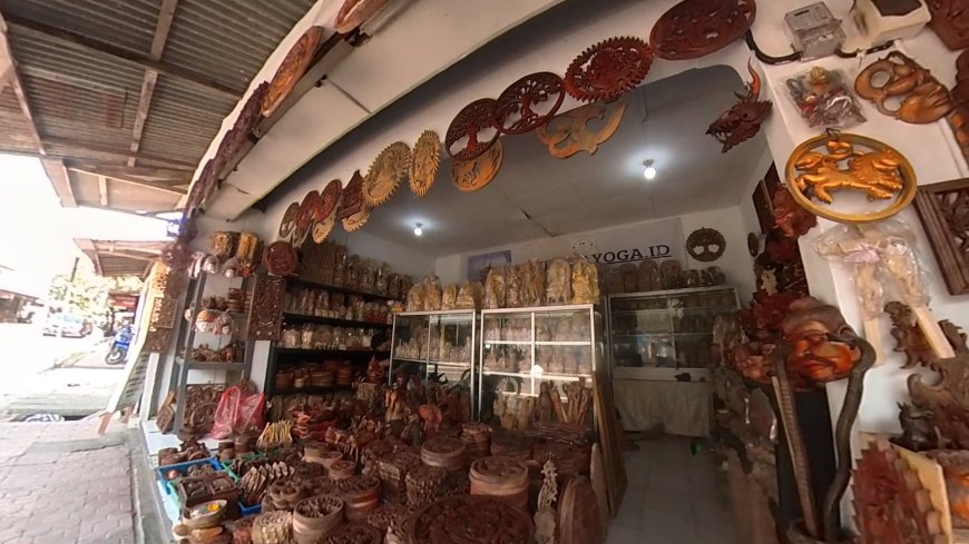 Virtual Exploration of Sukawati Art Market