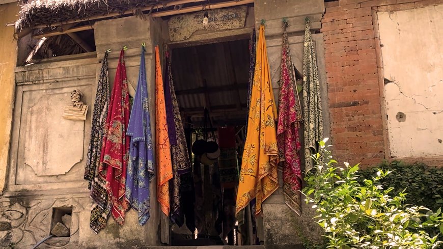 Gringsing Woven Fabric: The Cultural Charm of Bali Woven Into Threads and Colors