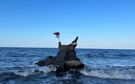 "Pura Ponjok Batu: The History of the Temple with Traces of Stone Boat Relics in Buleleng Regency"