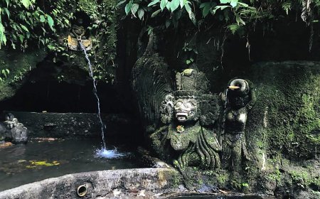 Pengelukatan Beji Selati : Melukat Unik dengan menggunakan Tanah Merah