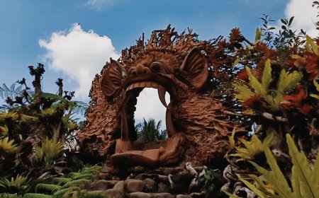 Wood Carving: Mystical Barong Sculpture at Sari Timbul Glass Factory