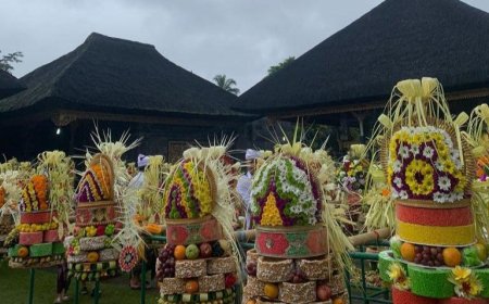 Revealing the Deep Meaning of the Nyacahin Tradition in the Sebatu Traditional Village