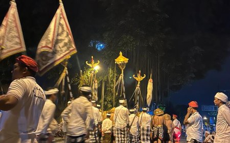 Explore the tradition of Ngredag, Peliatan traditional village