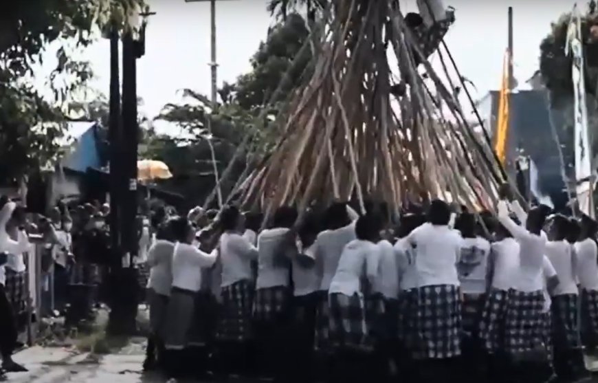 Mekotek Tradition: Symbol of Victory and Generational Tradition in the Munggu Customary Village