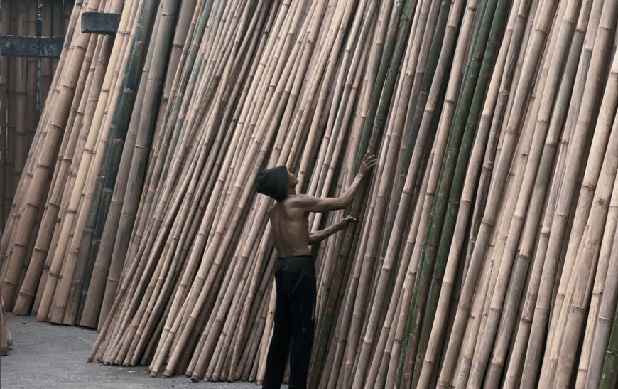 Pengrajin Bambu, Warisan Budaya Desa Belega yang Menjanjikan