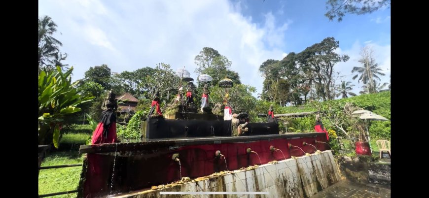 Pura Luhur Tamba Waras: Sebuah Perjalanan Sejarah dan Keajaiban