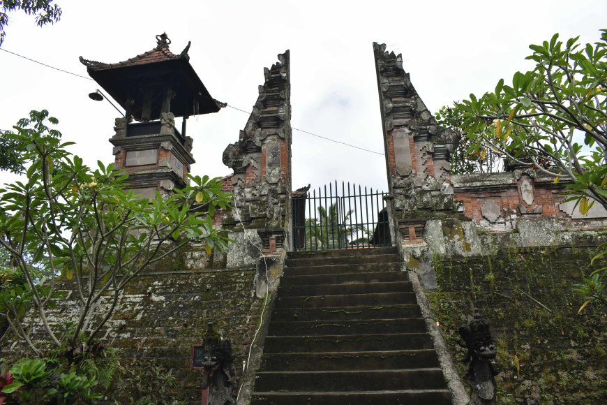 Exploring the Beauty and Mystery of Natar Jemeng Temple: Megalithic Cultural Heritage in Pinge Traditional Village, Bali