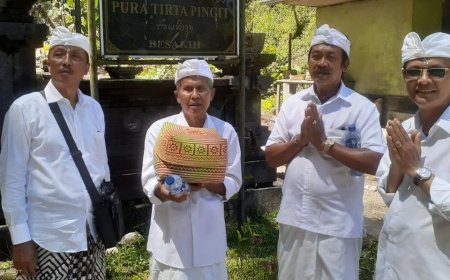 Nunas Tirta Pemuket: Memurnikan Elemen Ritual dengan Air Suci untuk Kesakralan Upacara