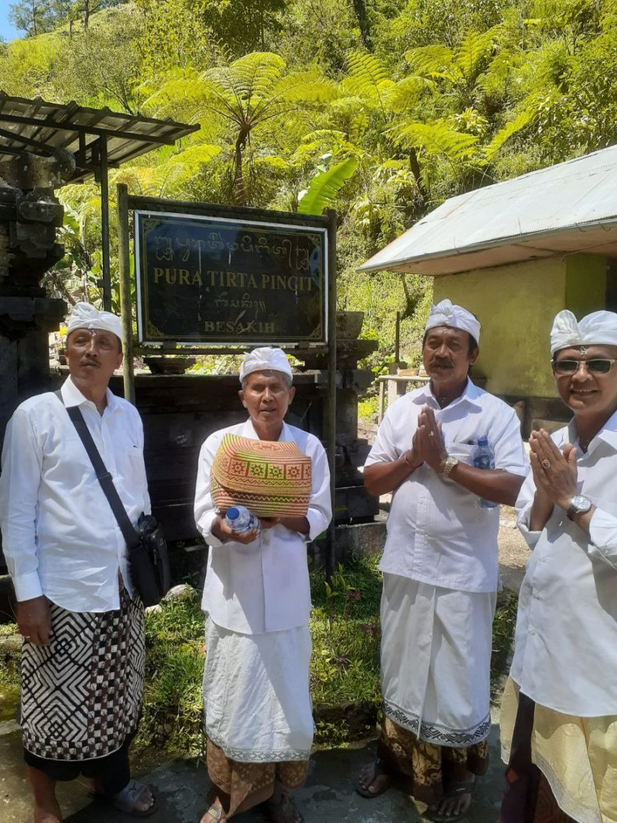 Nunas Tirta Pemuket: Purifying Ritual Elements with Sacred Water for the Sanctity of the Ceremony