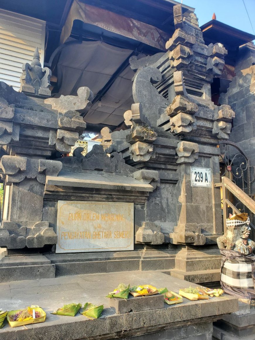 Pura Dalem Mengening: The Temple with Magical Holy Spring in the Heart of Denpasar