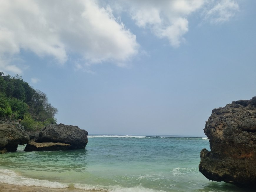 Tanjung Simah Beach: A Beauty Hidden Behind Rock Formations