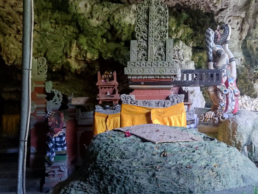 Pura Dalem Batu Meguwung: Simbol Spiritualitas Bali