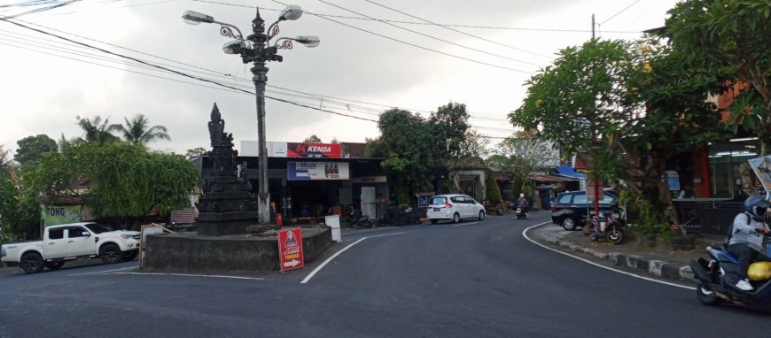 Traditional Village of Tingas: A cool atmosphere adorned with traditional Balinese buildings in Abiansemal