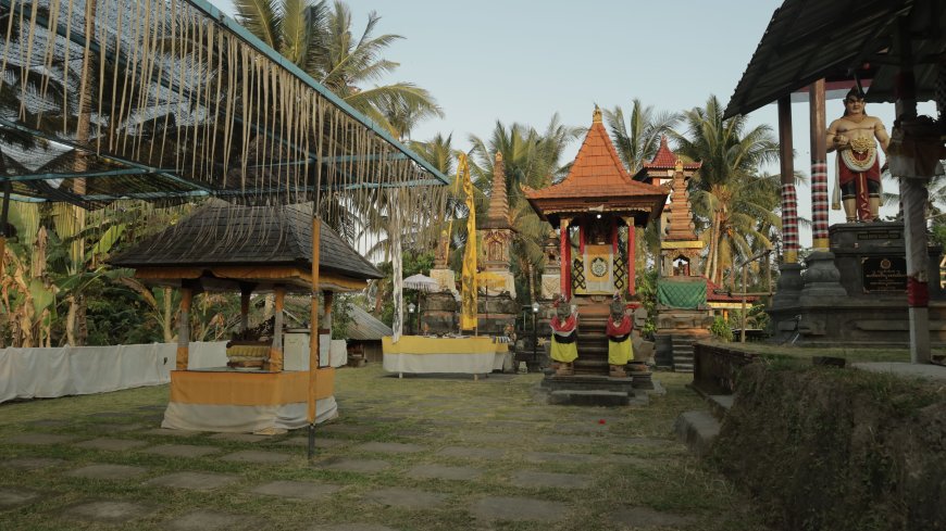 Prasada Lingga Ida Cri Kresna Kepakisan Temple: A Historical Legacy and the Final Resting Place of the Adipati