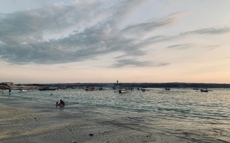Exploring Kelan Beach: A Relaxing Destination with the Uniqueness of a Traditional Market