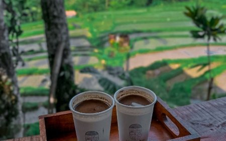 Desa Wong Aya Gede: Surga Kopi dengan Latar Sawah yang Menawan