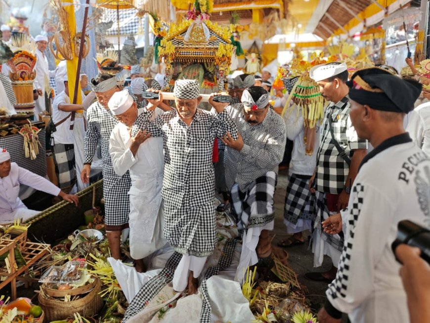 Puncak Ngusabha Desa and Mapahayu Nini: A Sacred Event of Half a Century in the Historical Journey of the Traditional Village of Mengwitani