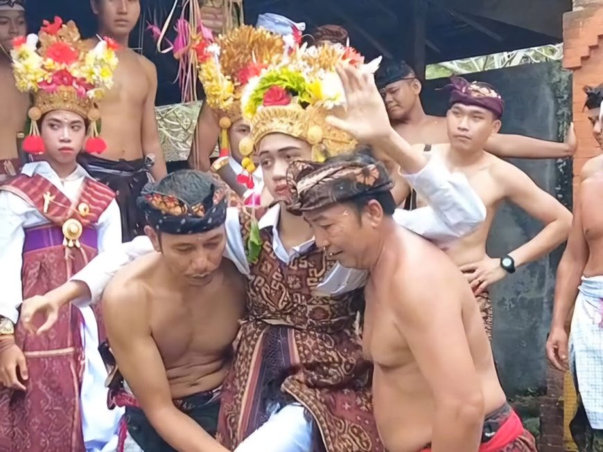 Medaha Meteruna di Desa Tenganan Dauh Tukad: Upacara Kuno yang Tetap Lestari di Karangasem