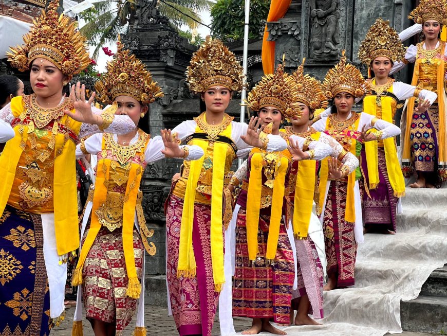 Rejang Keraman Dance: Symbol of Purity and Spiritual Cultural Heritage of Kedis Village in Balinese Religious Ceremonies