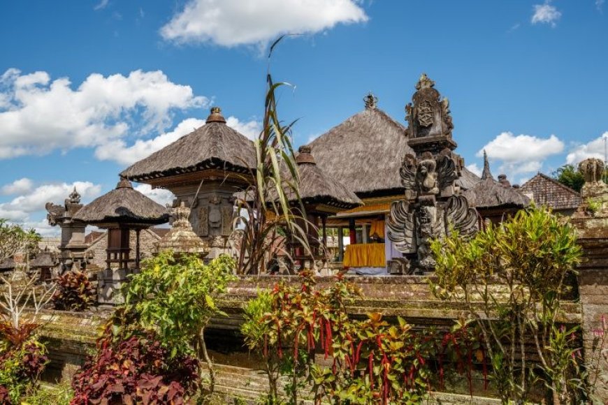 Sudaji Village: The Unique Siat Sampian Ceremony in Welcoming the Holy Day