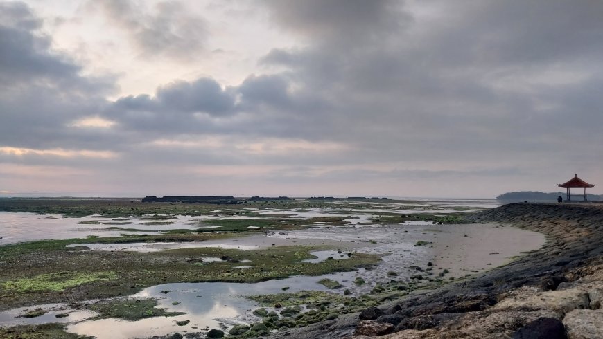 The Enchantment of Samuh Beach, Nusa Dua: A Mesmerizing Coastal View