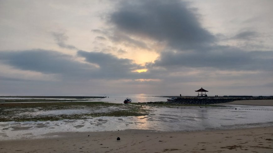 The Enchantment of Samuh Beach, Nusa Dua: A Mesmerizing Coastal View