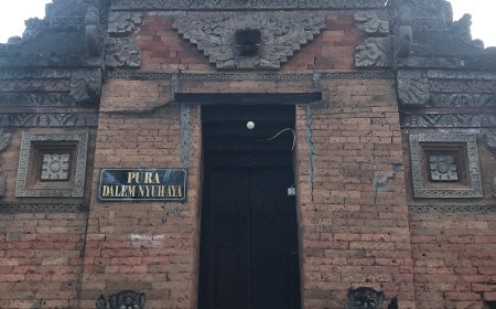Pura Dalem Nyuhaya of Delod Tukad Batubulan Traditional Village: A Symbol of Spirituality and Local Wisdom
