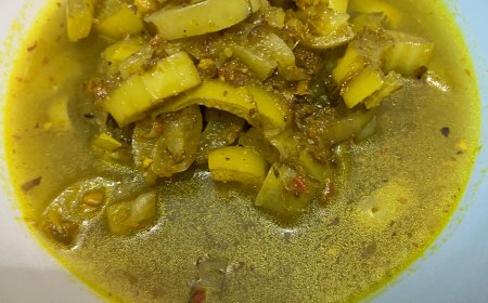 Jukut Ares: Cita Rasa Kuliner Tradisional Khas Bali dari Batang Pohon Pisang