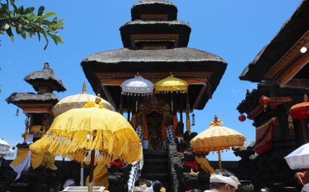 Unveiling the Beauty of Tanjung Sari Temple, a Religious Center at the Edge of Padang Bai