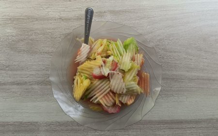 Rujak Kuah Pindang Bali Kuliner Segar yang Beda dari Rujak Biasa