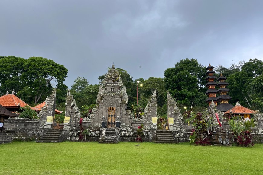 Aliya porno Qishloq soguvchilarining jinsiy sarguzashtlari